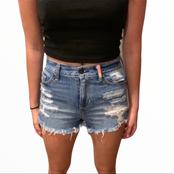 HOLLISTER Rainbow Pastel Trim Distressed Shorts With Pockets Jean Blue Size 3/26 - Picture 1 of 9